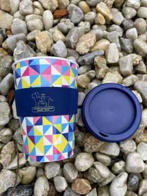 Cestovní hrnek na teplé nápoje